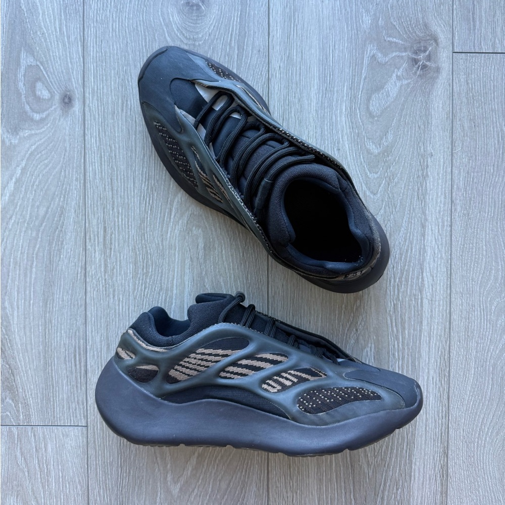 Adidas Yeezy 700 V3 ‘Clay Brown’